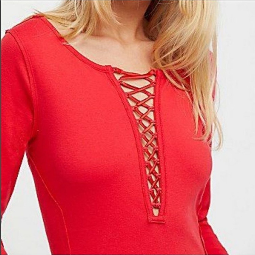 NWOT Free People / We The Free Jacqui Red Lace Up Long Sleeve Top Sz L  Z468-19 - Picture 2 of 2